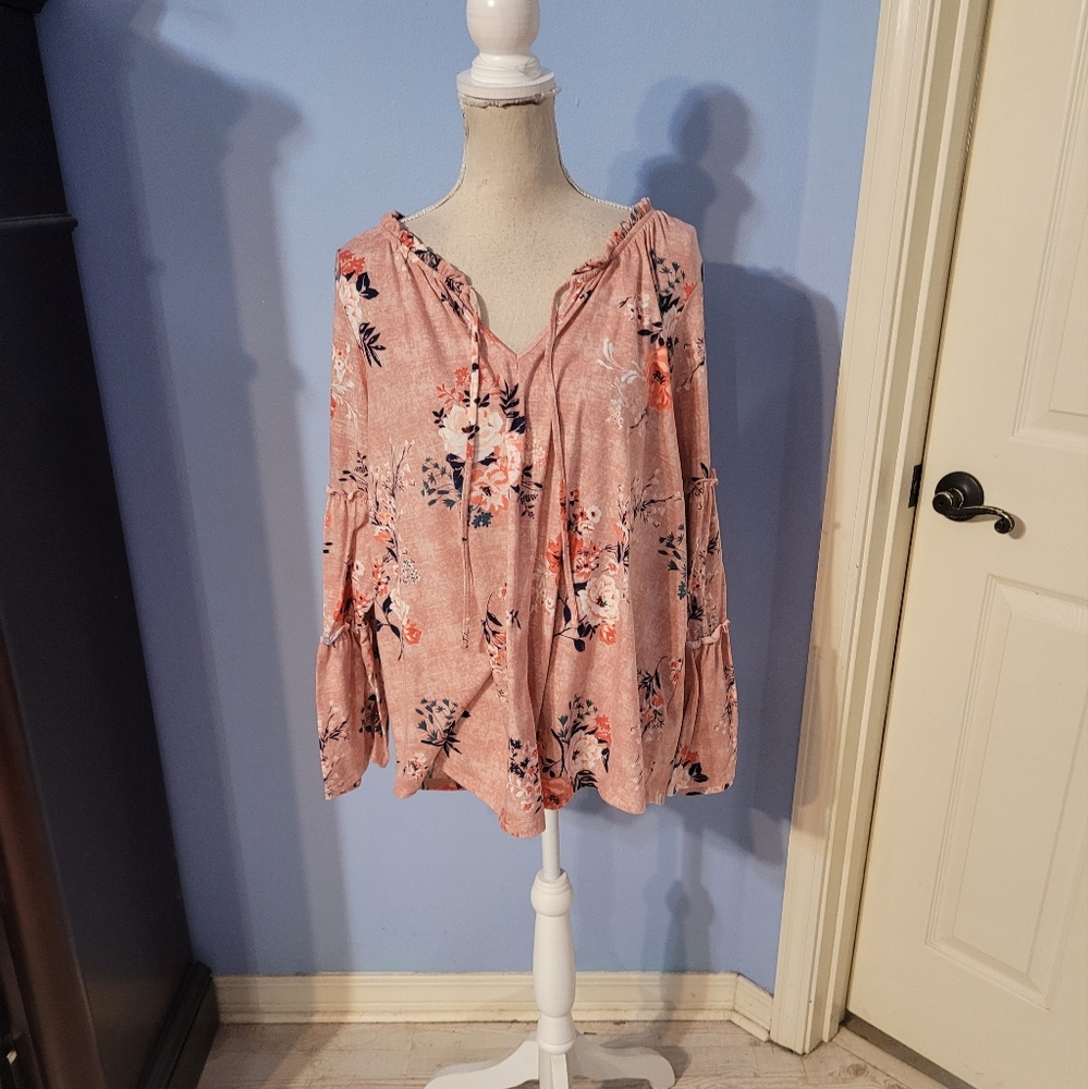 Absolutely Famous Size 1x Blouse